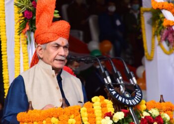 LG Sinha hoists National Flag at R-Day function