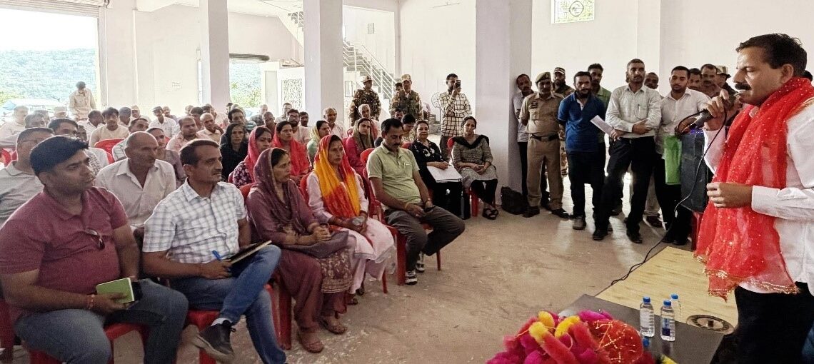 MLA Mankotia Holds Public Darbar in Udhampur, Assures Redressal of Civic Issues