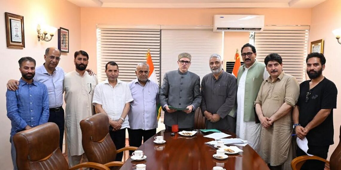 MLA Farooq Shah Meets CM Omar in Jammu , Discusses Key Developmental Issues of Gulmarg Constituency