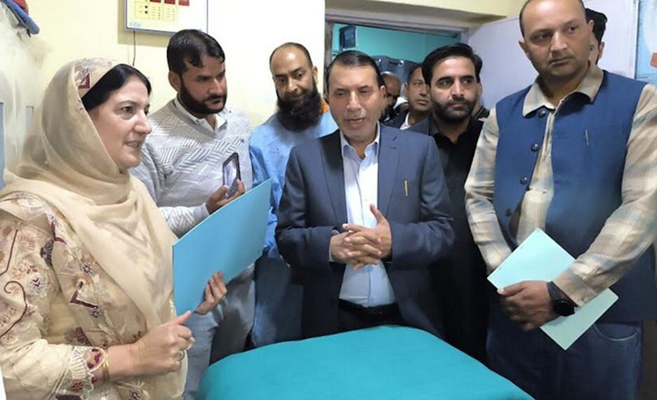 MLA Gulmarg Farooq Shah Holds Introductory Meeting With Sub Distt Officers at Tangmarg