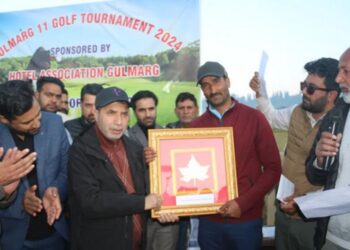 MLA Gulmarg Farooq Shah Inaugurates KD Golf Championship 2024 and Reviews Winter Preparations in Gulmarg