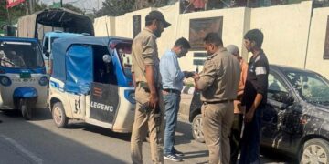 MVD Rajouri cracks down on violators, Seizes 3 E-Autos, Issues 13 challans, Imposes Rs 32000 penalty