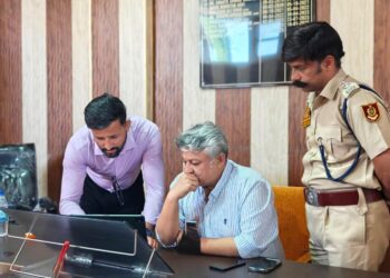 Transport Commissioner reviews MVD functioning in Pulwama, Kulgam