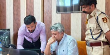 Transport Commissioner reviews MVD functioning in Pulwama, Kulgam