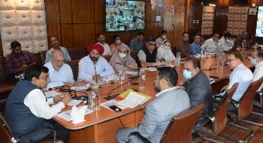 Dwivedi reviews arrangements for celebration of 8th Int’l Day of Yoga across J&K