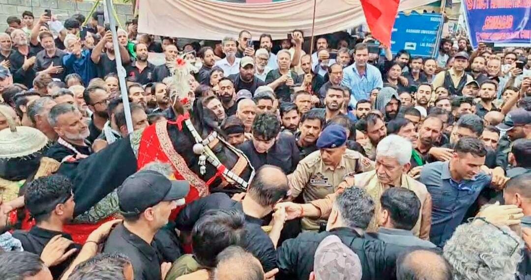 LG joins Youm-e-Ashoora’s Zuljinah procession at Botakadal, Downtown Srinagar