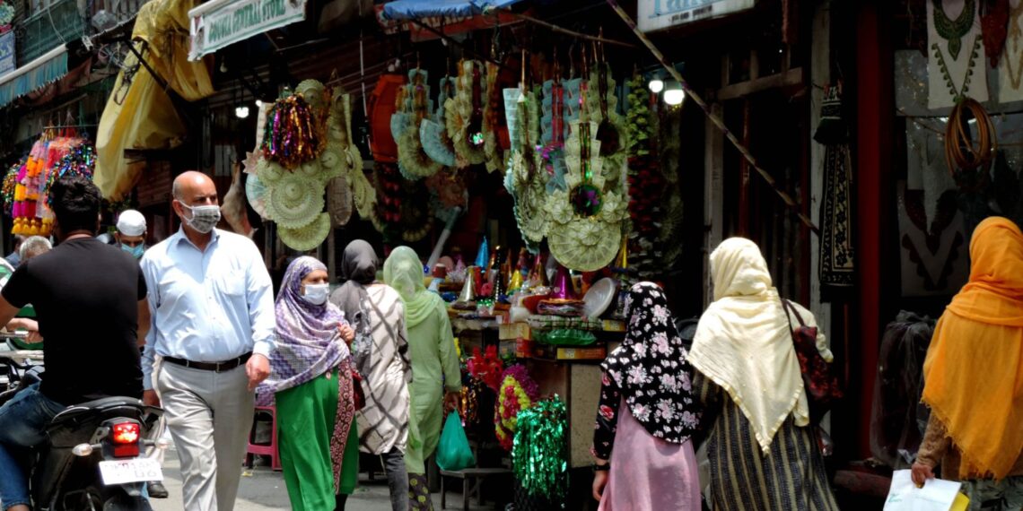 Markets open across JK under unlock guidelines in Srinagar