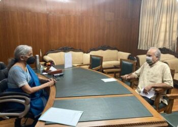 MP Masoodi calls on Union FM Sitharaman, demands inclusion of Pampore in Jehlum & Tawi Flood Recovery Project