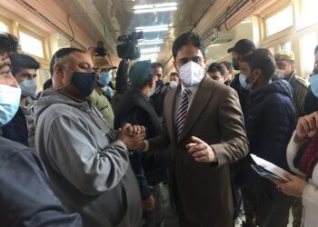 Srinagar Mayor visits SMHS hospital to see critically wounded  Krishna Dhaba owner’s son,