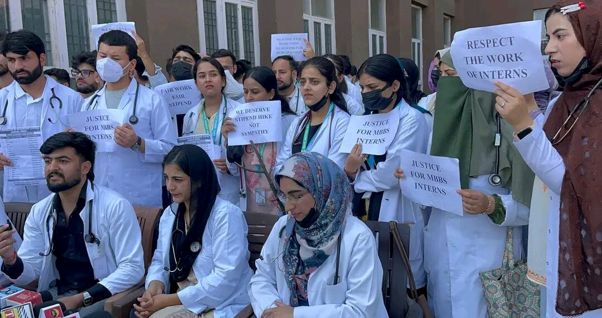Medical Interns’ strike enters day 4 as Cong, CPI(M) Join PDP in support