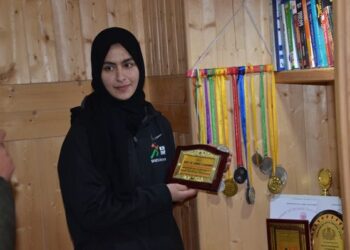 Meet Parihaan Peerzada, only girl from Bandipora who has won Yoga national championship