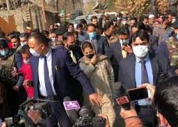 Mehbooba stopped from proceeding to Rambiara Pulwama