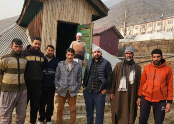 Completion of water project: Midoora Tral residents thank Jal Shakti dept 