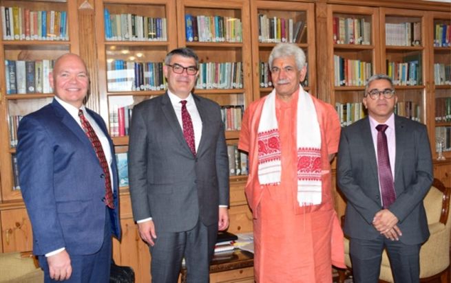 Minister-Counselor for Political Affairs in US Embassy at Delhi calls on LG at Raj Bhavan Sgr