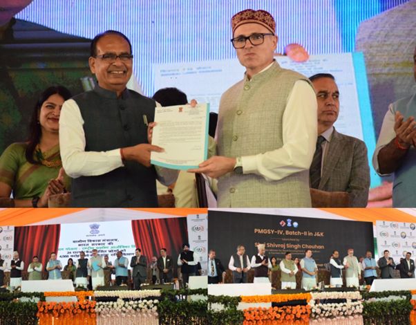 Union Minister Shivraj Singh hands over ₹3,566 Cr PMGSY-IV package sanction letter to CM