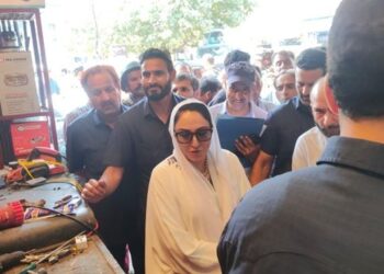 Waqf Chairperson inspects rented out shops in Auqaf Market in Lal Chowk Srinagar
