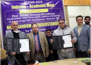 MoU inked between IUST & Industrial Association Lassipora Pulwama