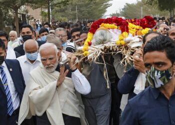 PM Narendra Modi’s mother Heeraben passes away at the age of 100,cremated in Gandhinagar Gujrat