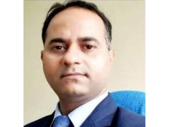 Mohammad Shahid Saleem assumes charge as DC Shopian