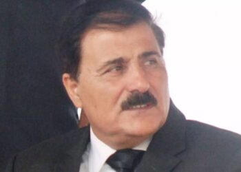 LG Manoj Sinha administers oath to Mubarak Gul as speaker Pro-tem