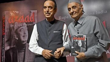 “Mufti misused my generosity to become CM in 2002” Says Azad in his autobiography