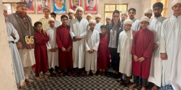 Rouble Nagi Art Foundation distributes blankets among 117 madrasa students in Anantnag