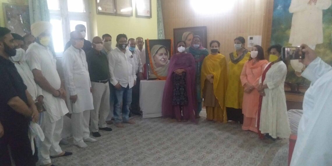 NC tributes Begum Sheikh Abdullah on her 20th death anniversary