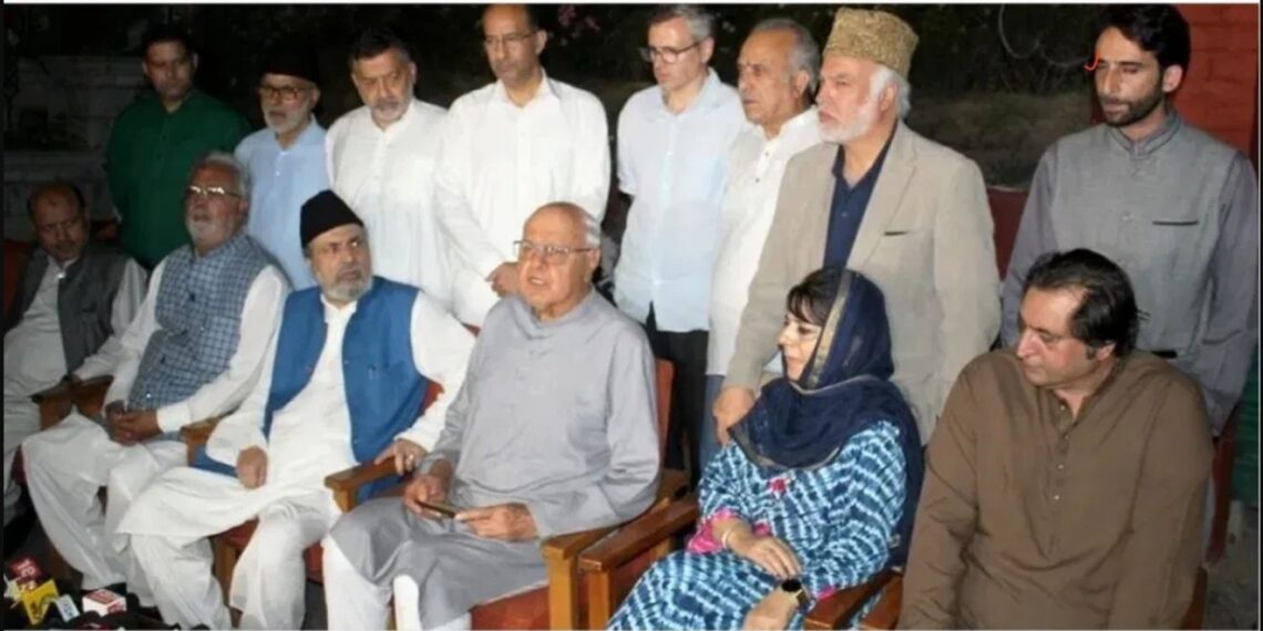 Kashmir Mainstream parties bury decades-old differences, join hands to fight for restoration of Article 370, Statehood