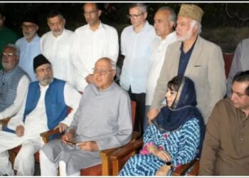 Kashmir Mainstream parties bury decades-old differences, join hands to fight for restoration of Article 370, Statehood