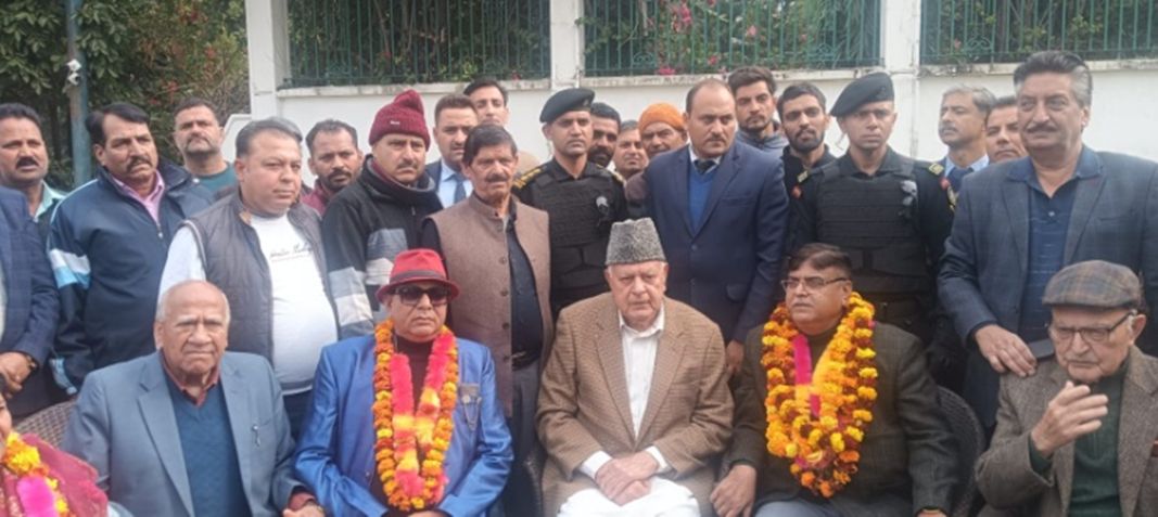 Dr Karnail Singh former Commandant BSF join NC in presence of Farooq Abdullah