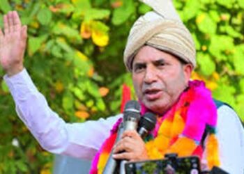 NC’s Farooq Shah Visits Gulmarg Villages To Seek Support