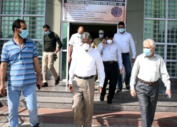 Prof Talat inspects NEET centres at KU, health protocols followed in view of Covid-19