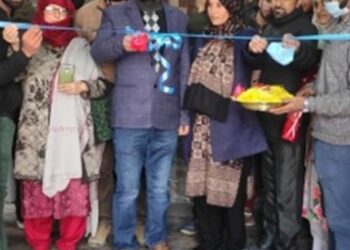 Naib Tehsildar inaugurates computer Institute at Chitteybandy Bandipora