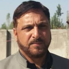Provide food, shelter to stranded Kashmiris, evacuate them to Sgr: Grand Mufti Nasir-ul-Islam