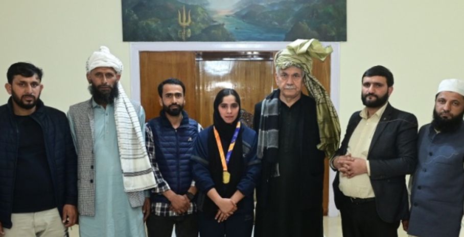 Nazia Bibi, International Kho Kho Player from J&K calls on LG