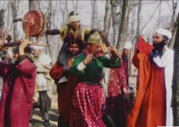 The Last Performer: A Kashmir Folk Tradition Lives On Through a New Generation.