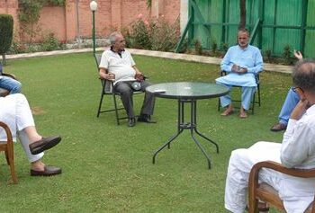 Newspaper editors’ fraternity calls on Advisor Khan, project demands