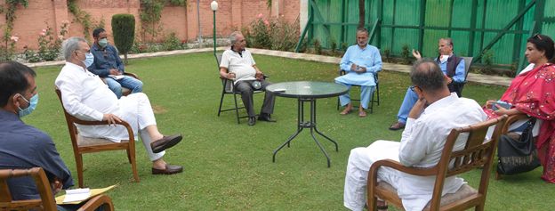Newspaper editors’ fraternity calls on Advisor Khan, project demands