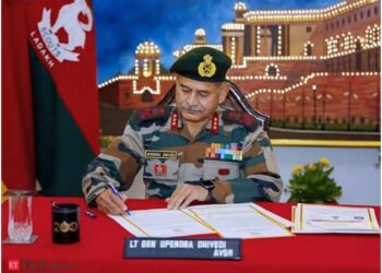 Northern Army Commander Lt Gen Dwivedi reviews security in Kashmir