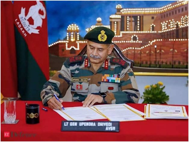 Northern Army Commander Lt Gen Dwivedi reviews security in Kashmir