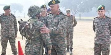 Northern Army Commander Reviews Progress of Operation Korag