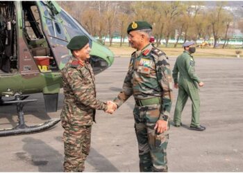 Northern Army commander reviews security scenario in Kashmir