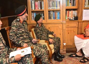 GOC-in-C Northern Command calls on LG Sinha