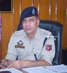 Officials in huddle after traffic jam leads to tragic death in Srinagar