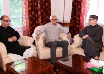CM Omar meets former J&K Governor Vohra