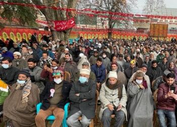Omar Abdullah addressing a public rally at B’pora-Pic/ Kashmir Horizon