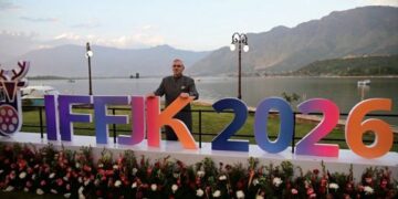 Dal Lake becomes open-air theatre as IFFJK brings classic cinema to Kashmir