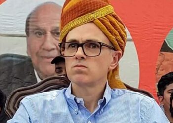 In A first, Omar Speaks In Kashmiri, Removes Cap From Head To Seek Votes In G’bal