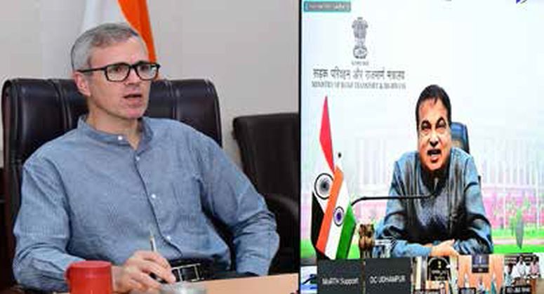 Union Minister Gadkari, CM Omar review Srinagar-Jammu Highway traffic restoration