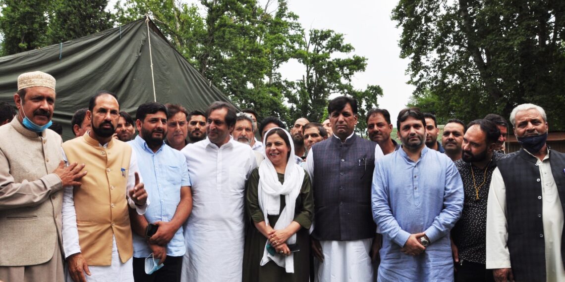 Safina Baig, Ex MLC Murtaza ,former PDP MPs, Ex Dy Mayor Sheikh Imran  join  Sajad’s PC